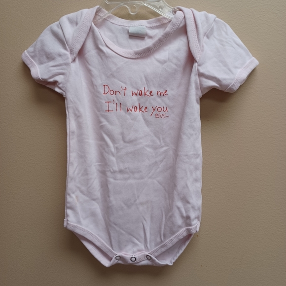 Pink onesie 18-24m - Picture 9 of 12